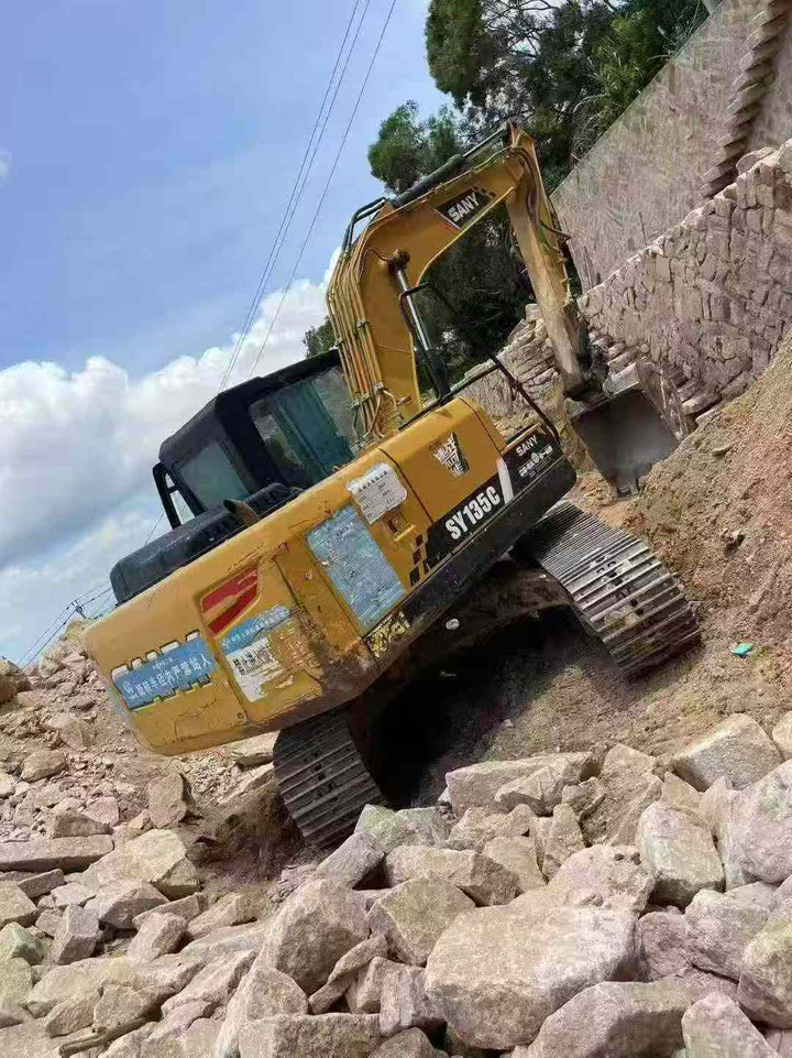 Used SANY SY135C 27 Used SANY SY135C 13.5T Small Excavator