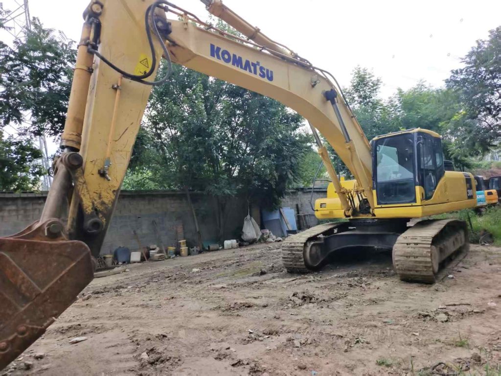 Used Komatsu PC300-7 14 Used Komatsu PC300-7 Excavator